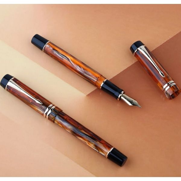 Moonman Centenial M600 - Olho de tigre